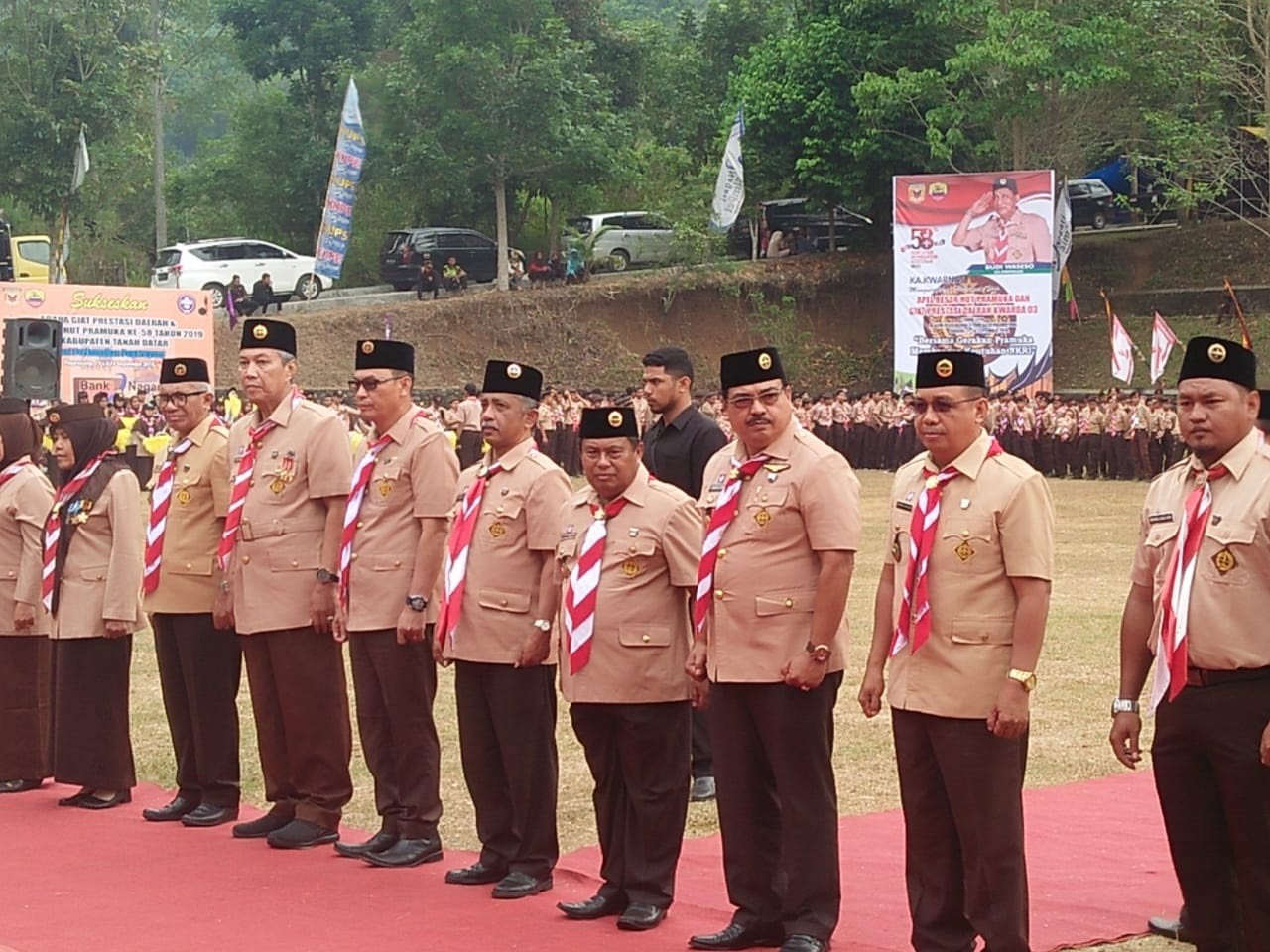 Bupati dan Wakil Bupati Mentawai Dianugrahi Bintang  Lencana Dharma Bhakti Pramuka